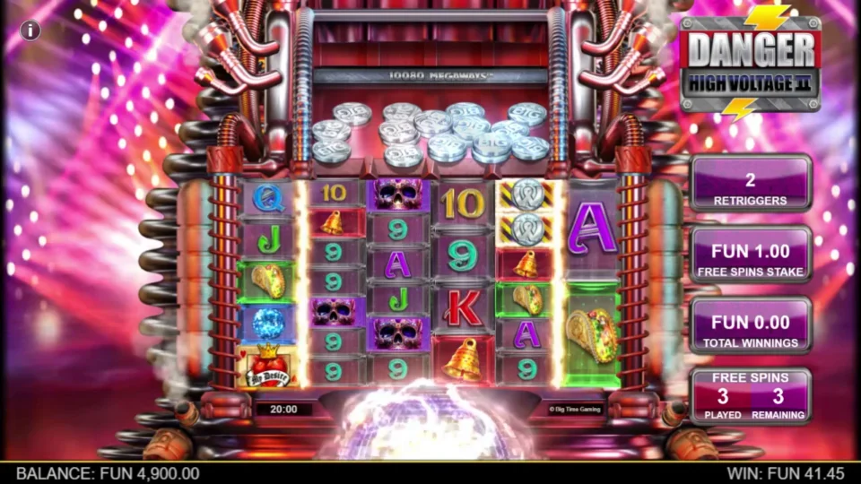 Danger High Voltage 2: Third free spin climbing to FUN 41.45 with two Wilds held on reel five