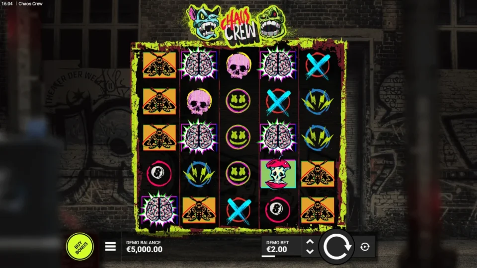 Chaos Crew: Brick-wall grid of moths, brains, skulls and X marks at a EUR 2.00 bet before the first spin