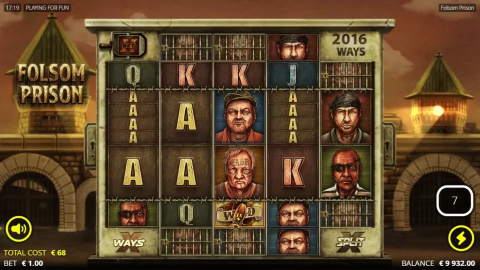 Folsom Prison: Split Aces fill reels one and four while a Cockroach sits on a Nest Wild, and the free-spins field shows 2,016 ways.