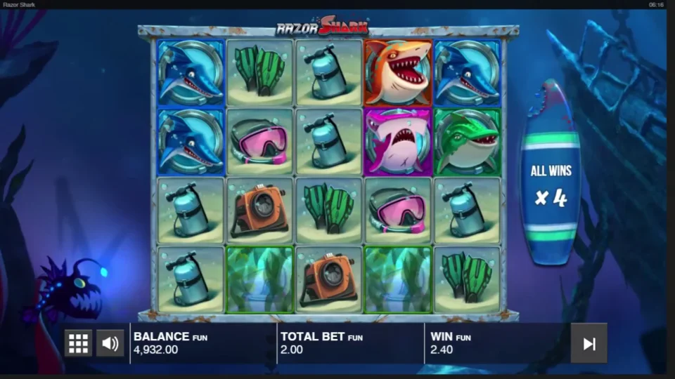 Razor Shark: Free spins multiplier at x4 with the last Mystery Stacks on the bottom row