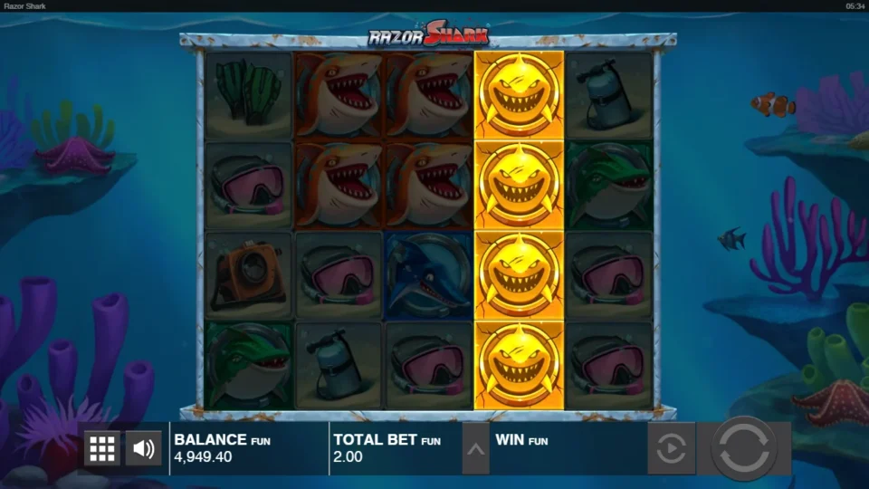 Razor Shark: Four Golden Sharks fill the fourth reel when a Mystery Stack opens