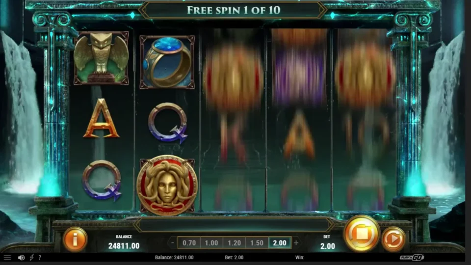 Rich Wilde and the Shield of Athena: A Medusa shield on the second reel during free spin 1 of 10