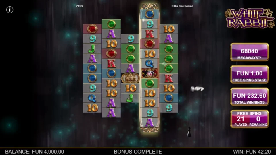 White Rabbit: The bonus result reaches FUN 232.60 after 21 free spins, with one golden Queen's Reel and 68,040 Megaways.