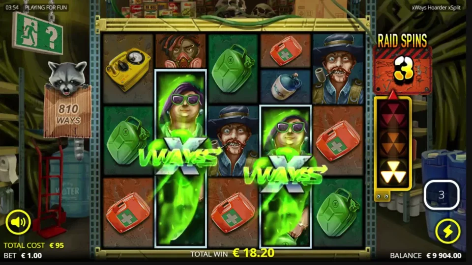 xWays Hoarder xSplit®: Two sticky xWays stacks reveal Karen on the second and fourth reels, 810 ways with three Raid Spins left