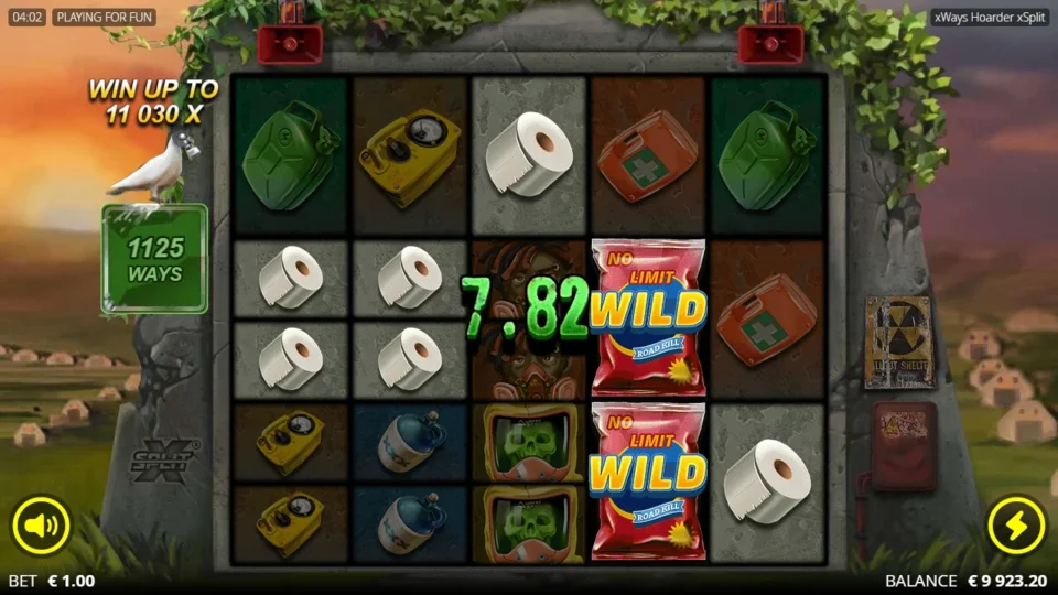 xWays Hoarder xSplit®: Two No Limit Wilds on the fourth reel split the symbols to their left and open 1125 ways while the win counter runs